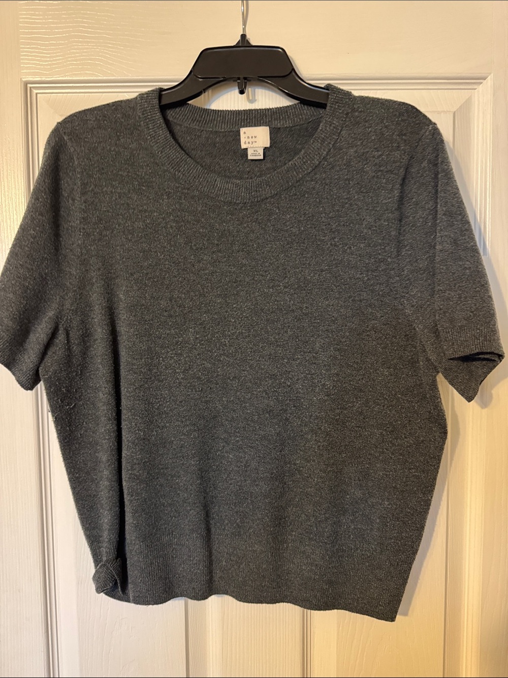 a new day Short Sleeve Crewneck Sweater - Charcoal Gray